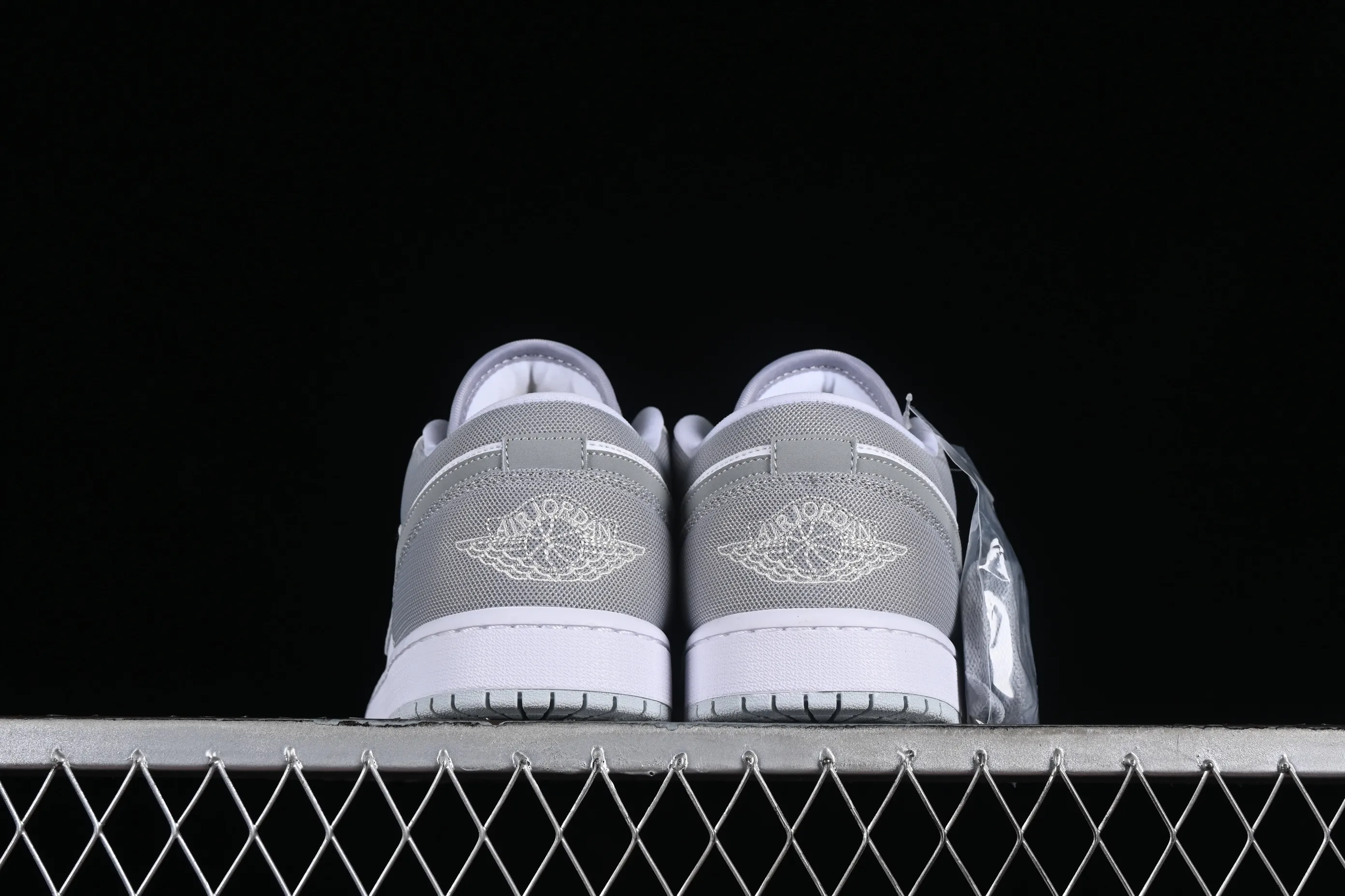 All categories Air Jordan Jordan series basketball shoes Air Jordan 1 Low Air Jordan 1 Low AJ1 Joe 1 white gray low-top cultural and leisure sports sneakers DC0774-106